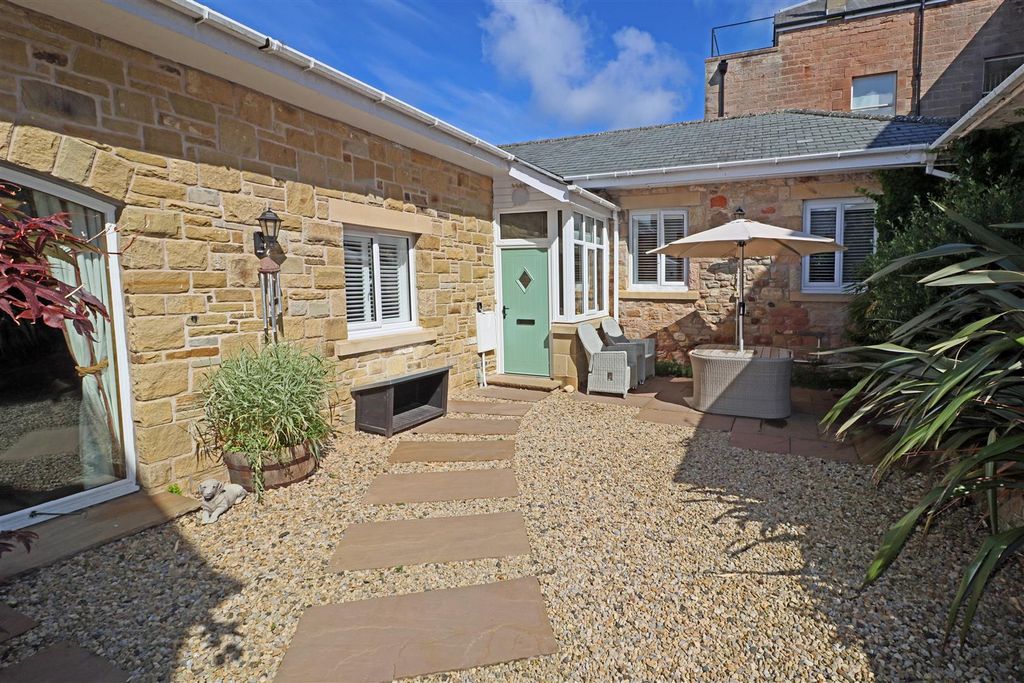 Property photo 1 of 14 External