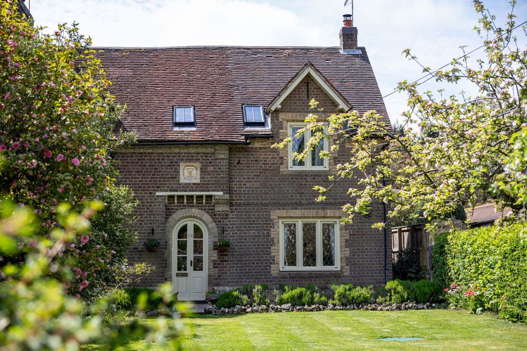 Property photo 1 of 48