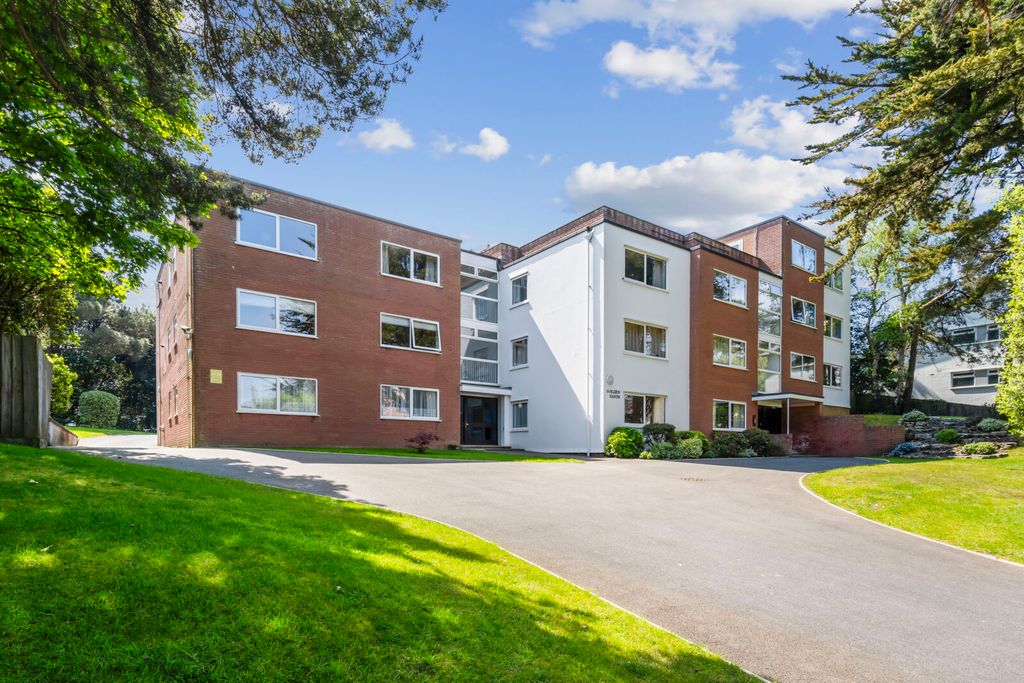 Property photo 1 of 16 Golden Sands
