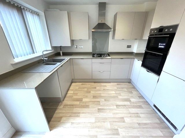 Property photo 2 of 12 4