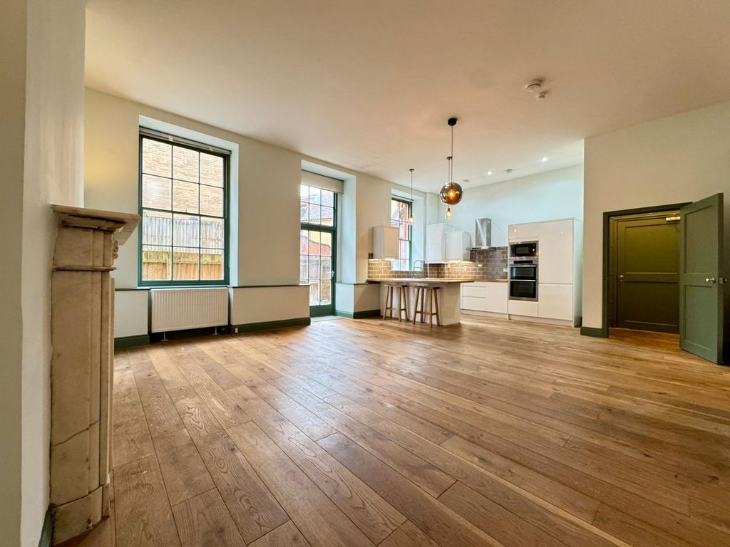 Property photo 1 of 19 Image