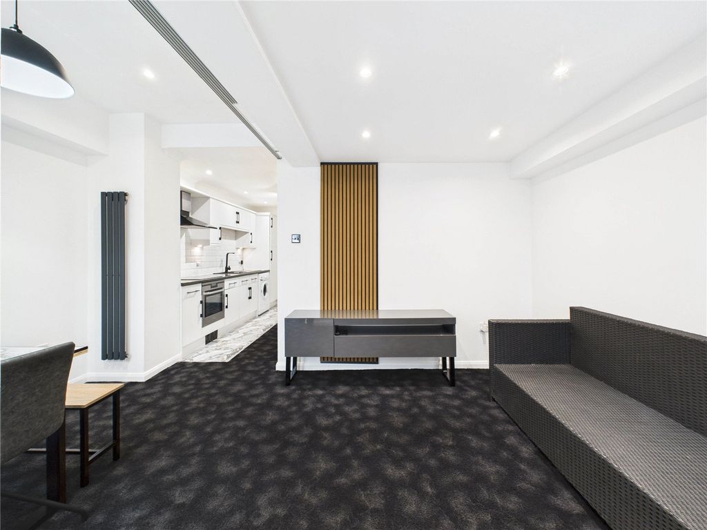 Property photo 3 of 22 Picture No. 43