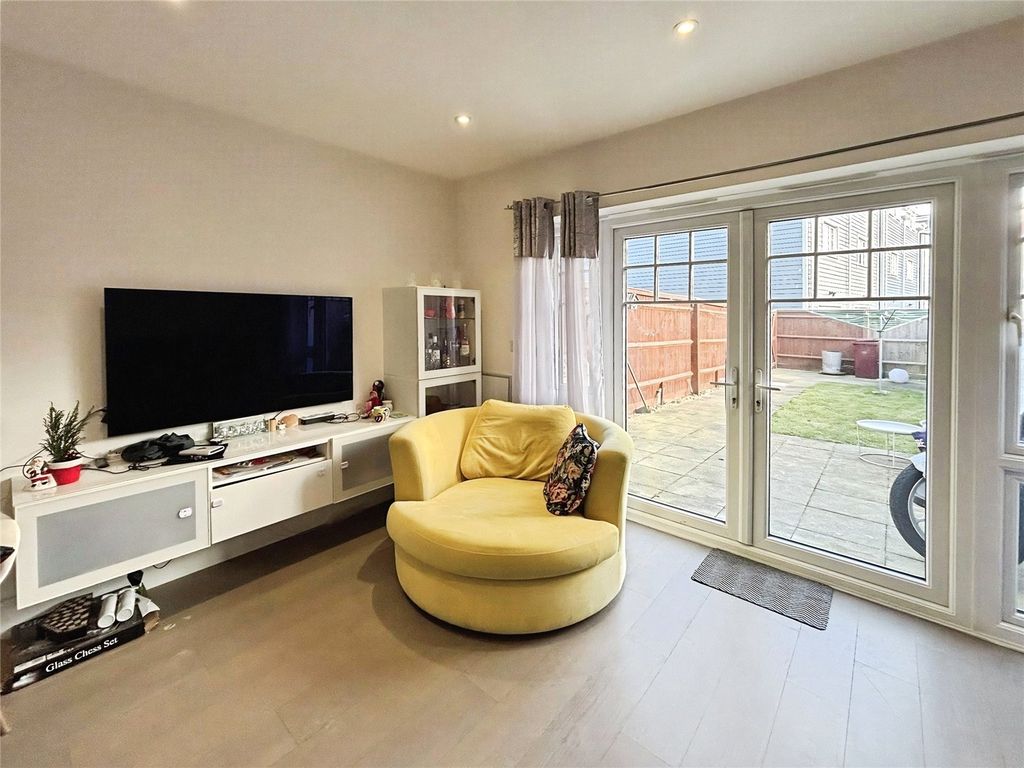 Property photo 3 of 15 Picture No. 33