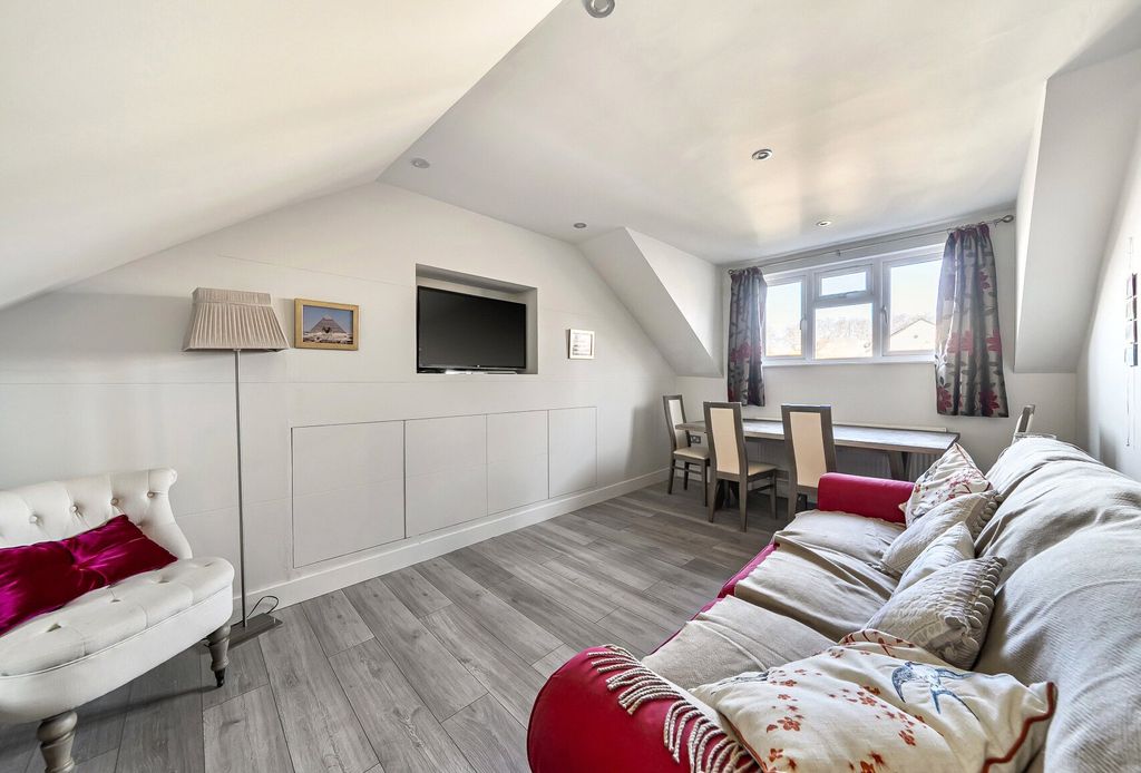 Property photo 1 of 9 1-69Aa1c1E5694B-1...