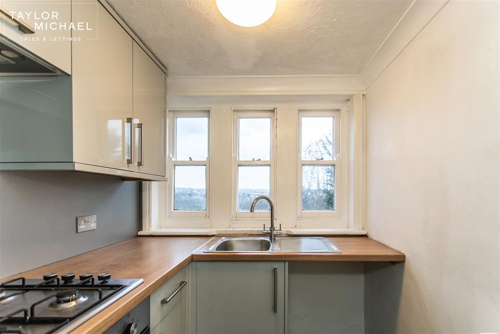 Property photo 3 of 12 Gff 69 Millers Road22.Jpg