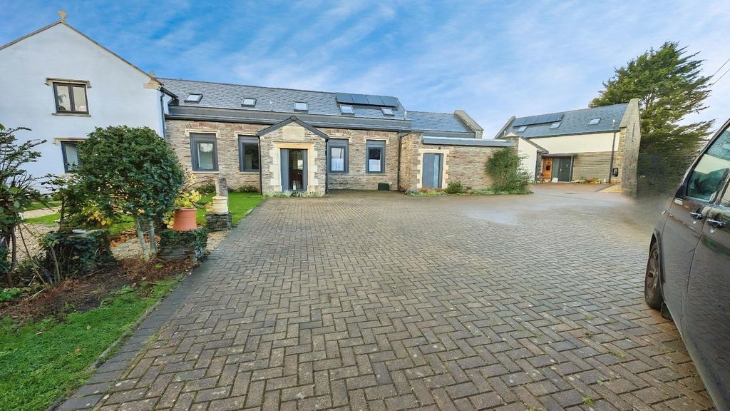 Property photo 1 of 29 Pbox-Img.Jpg