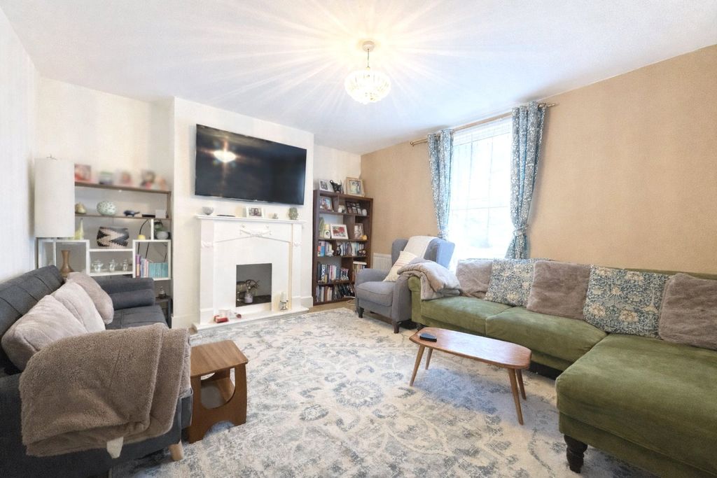 Property photo 2 of 32 Picture No. 40