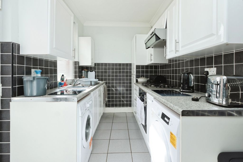 Property photo 3 of 15 Pbox-Img.Jpg