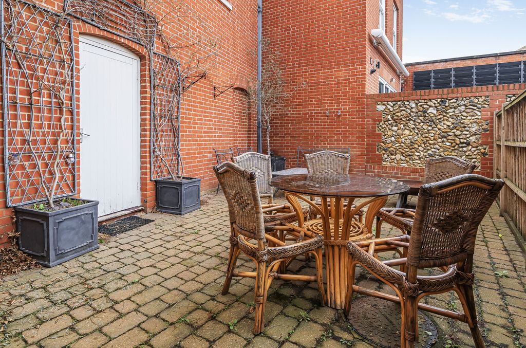 Property photo 2 of 19 1393368-4-6967B5Dd4E879
