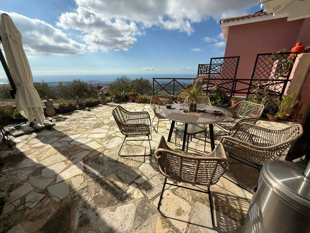 Property photo 1 of 24