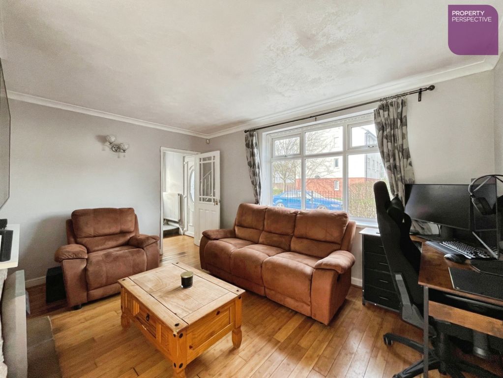 Property photo 3 of 14 Living Room