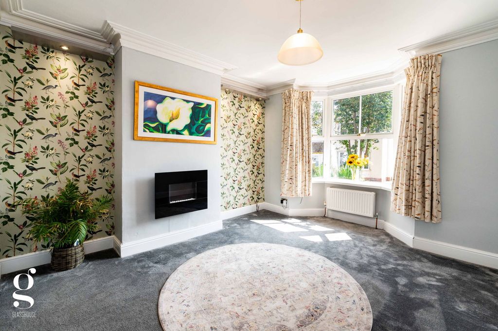 Property photo 3 of 32