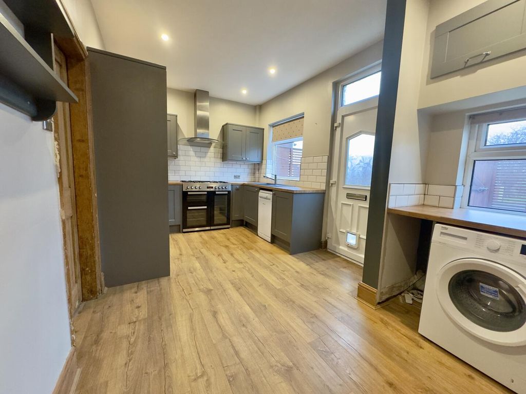 Property photo 2 of 17 Kitchen/Diner