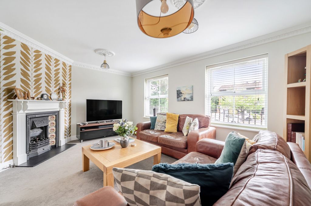 Property photo 2 of 21 1494847-14-6A5F34...