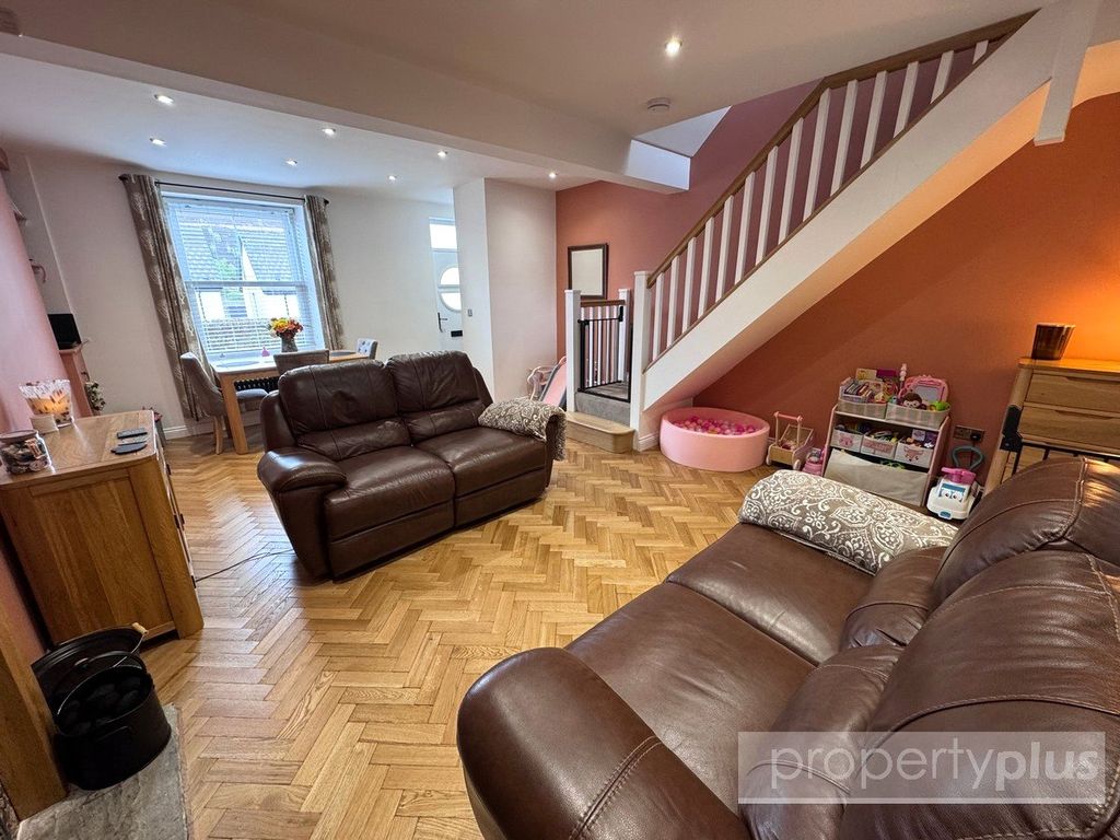 Property photo 2 of 17 Picture No. 08