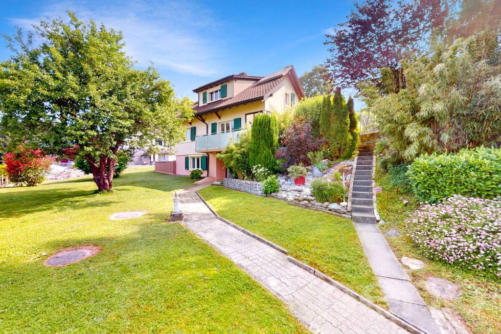 Property photo 2 of 13