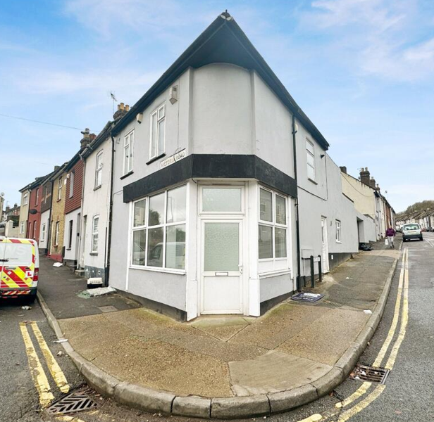 Property photo 1 of 5