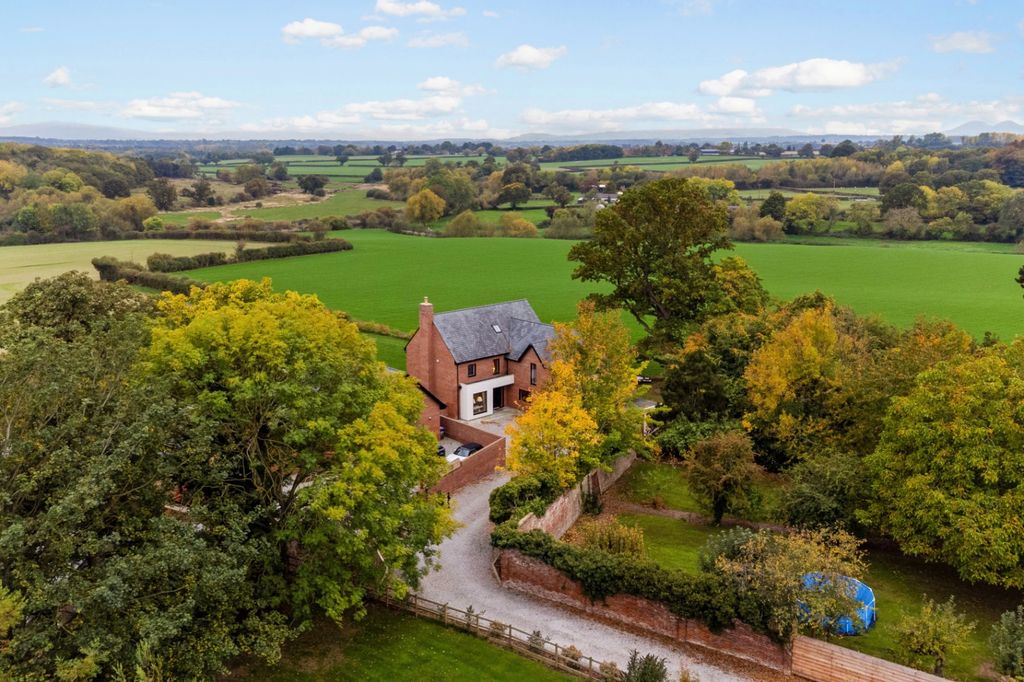 Property photo 2 of 37 Setting