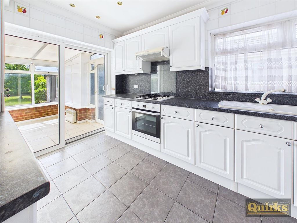 Property photo 3 of 14 Cam02342G0-Pr0184-Still008.Jpg