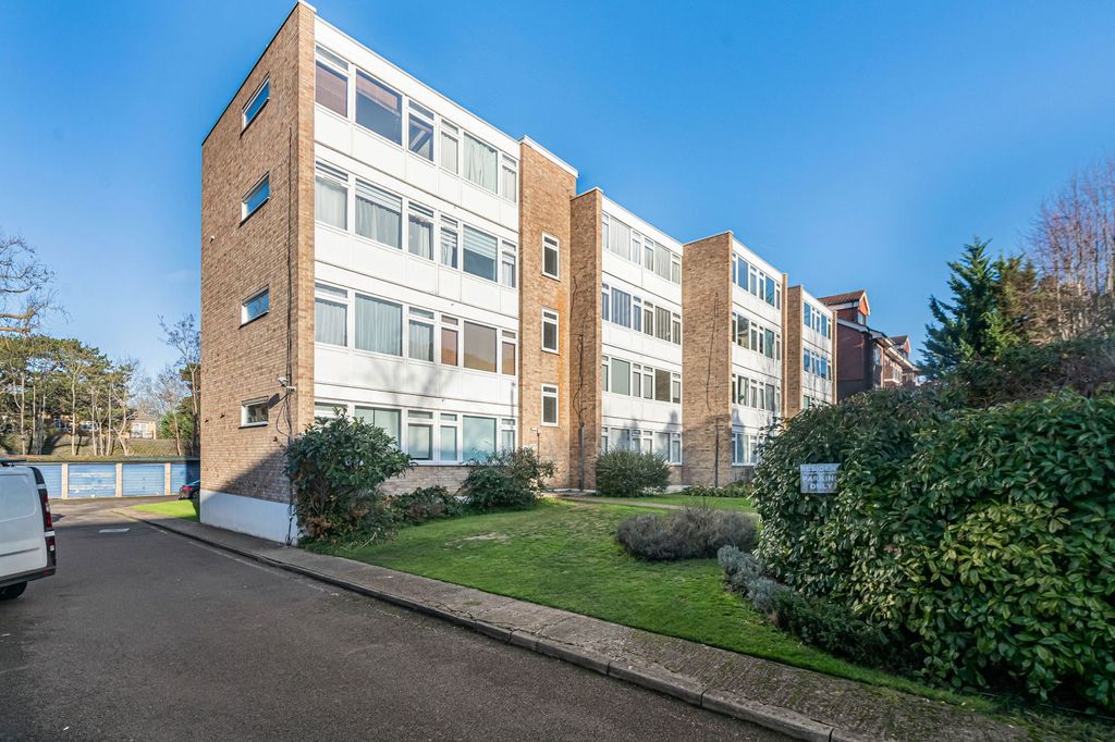 Property photo 3 of 17