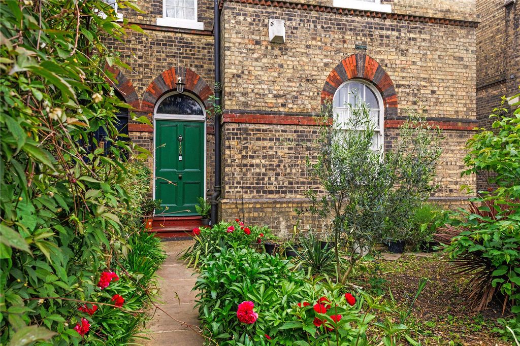Property photo 2 of 26 Picture No. 19