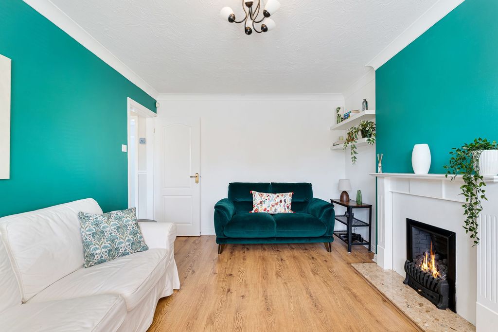 Property photo 3 of 31