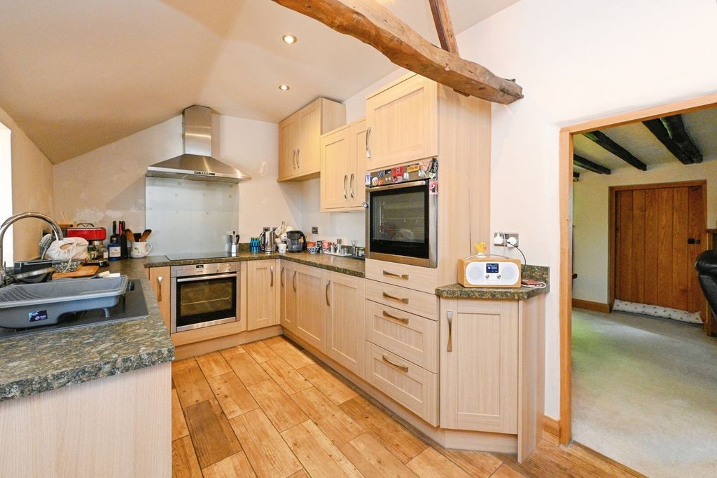 Property photo 2 of 17 Photo