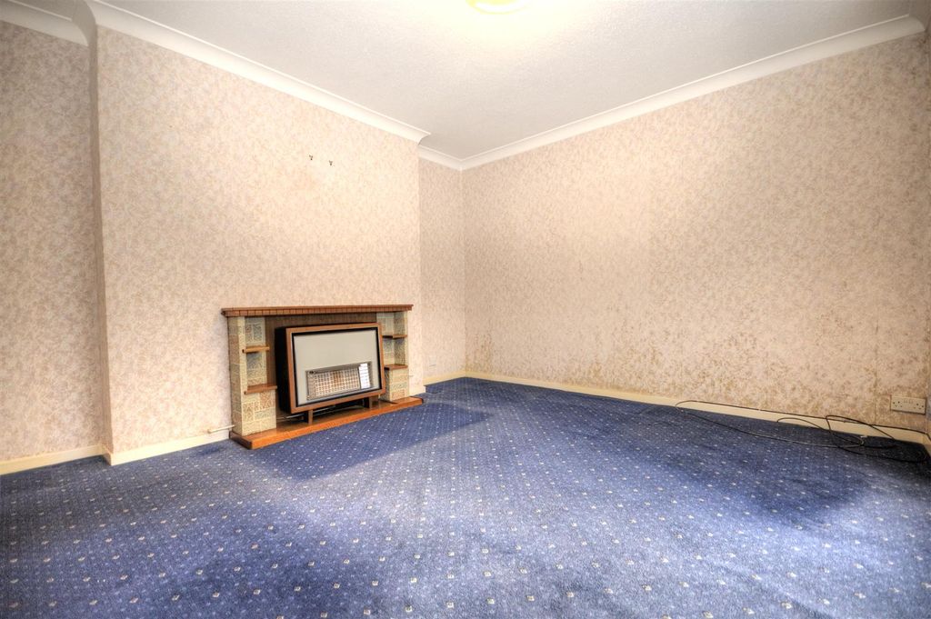 Property photo 3 of 16 Dsc_2163_Smooth.Jpg