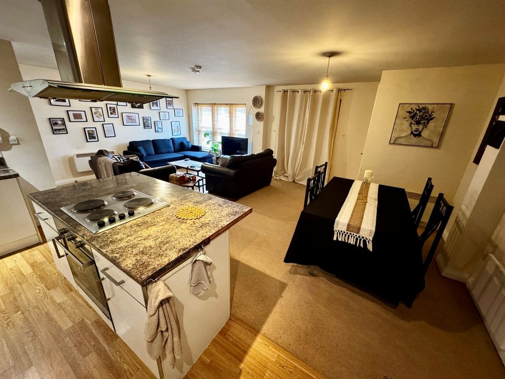 Property photo 2 of 9