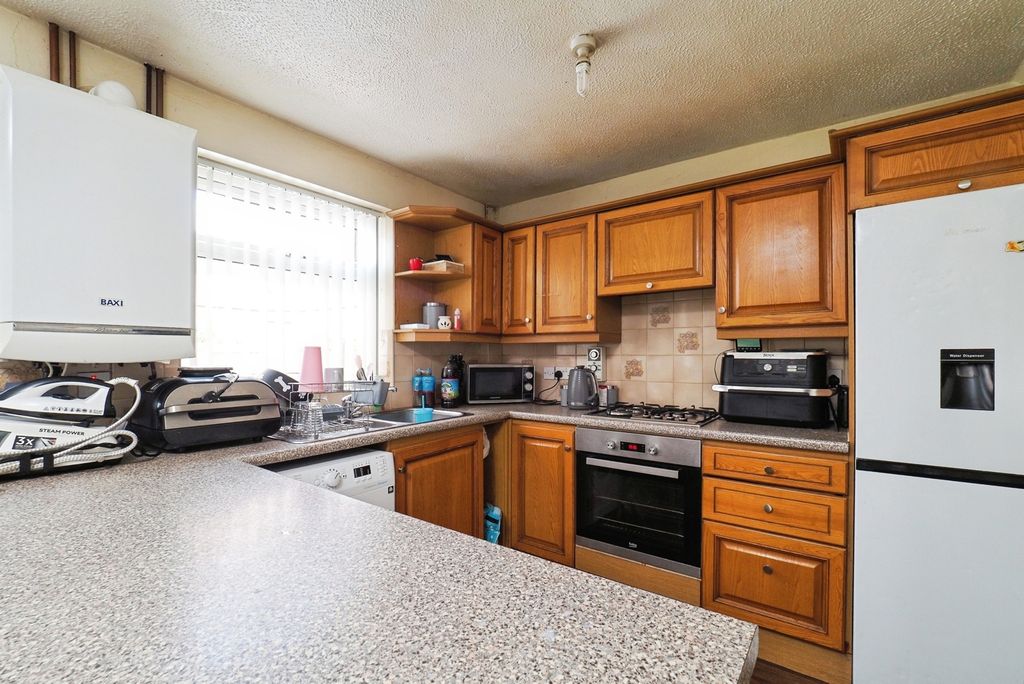 Property photo 2 of 17 Kitchen