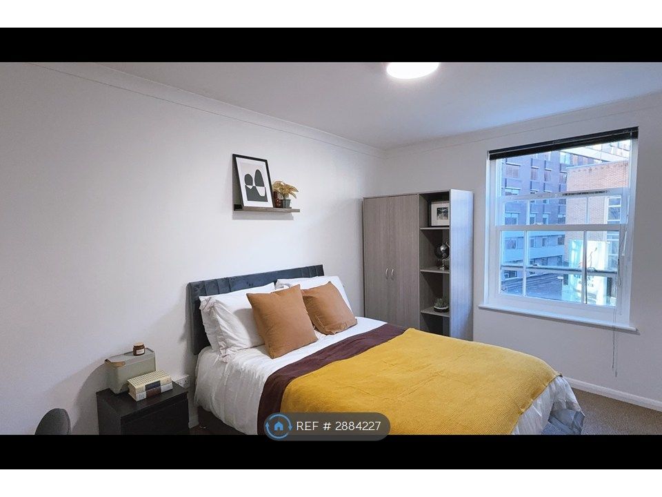 Property photo 1 of 16 Bedroom 1