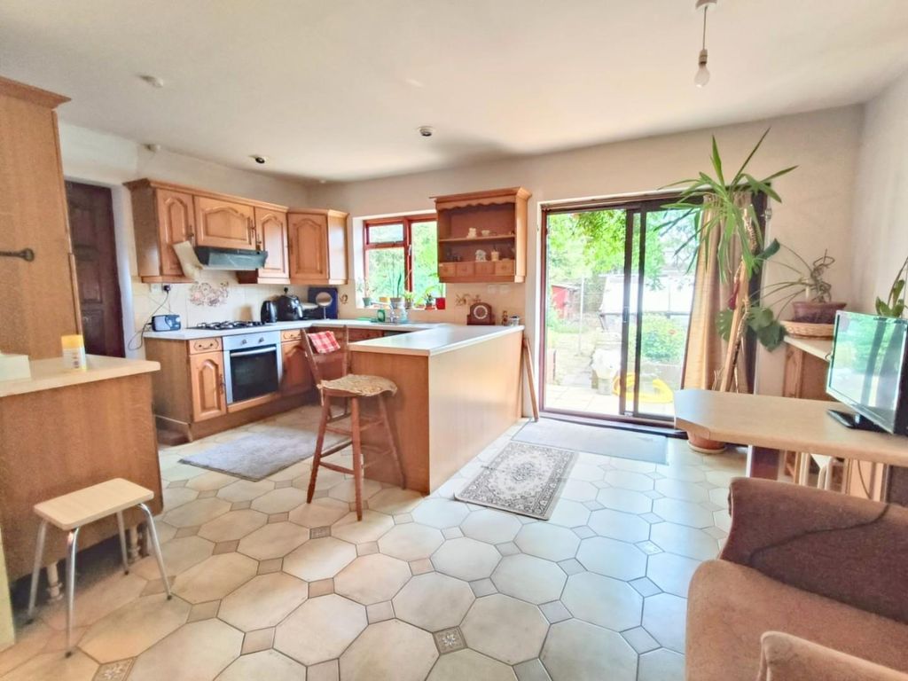 Property photo 3 of 18 11.Jpg
