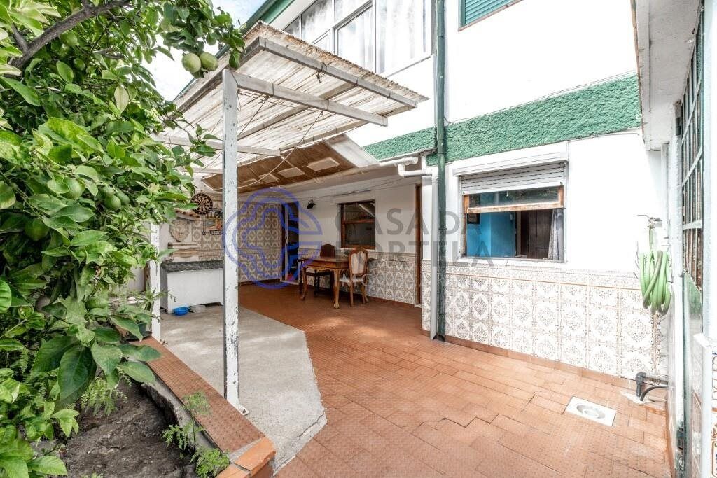 Property photo 1 of 18 T2 + 1 Apartment With 38 m² Terrace And 40 m² Box Garage | Center Of Ermesinde