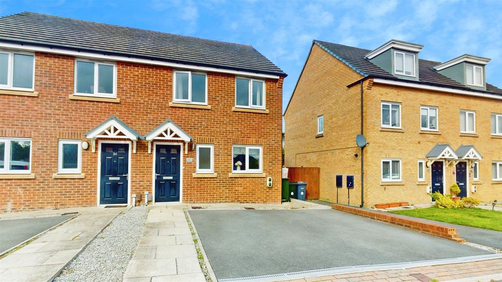 Property photo 1 of 12 External