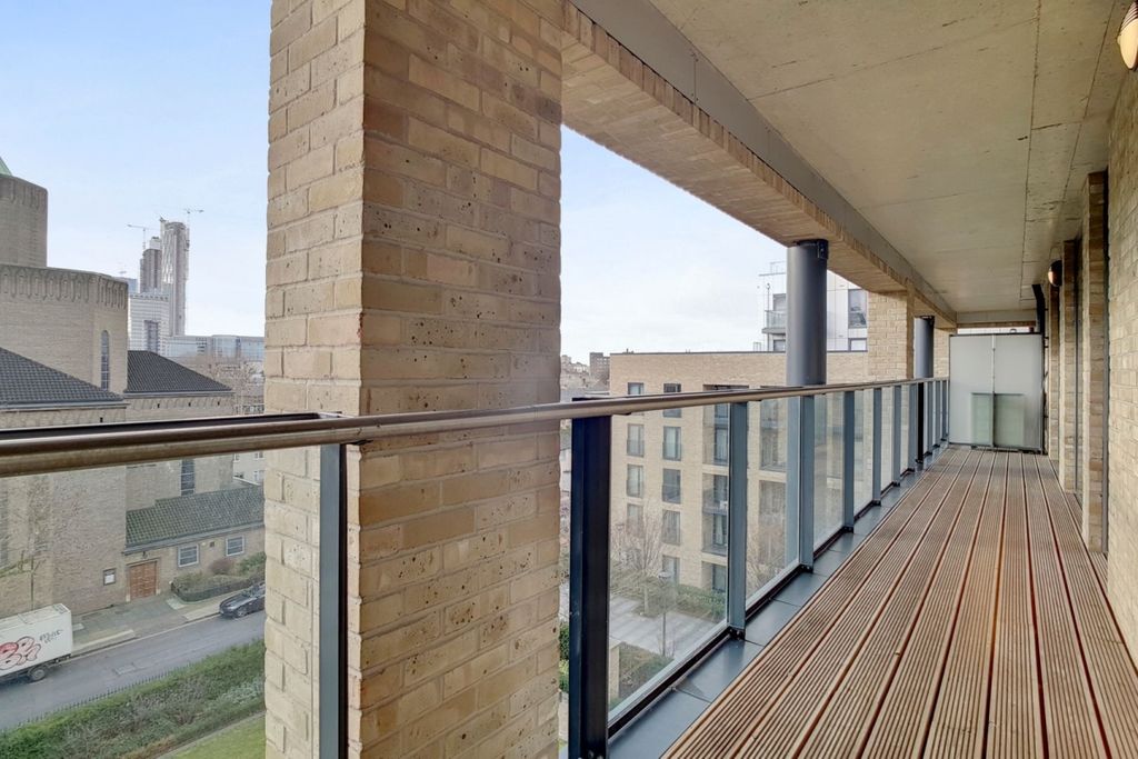 Property photo 3 of 15 9_Balcony_5