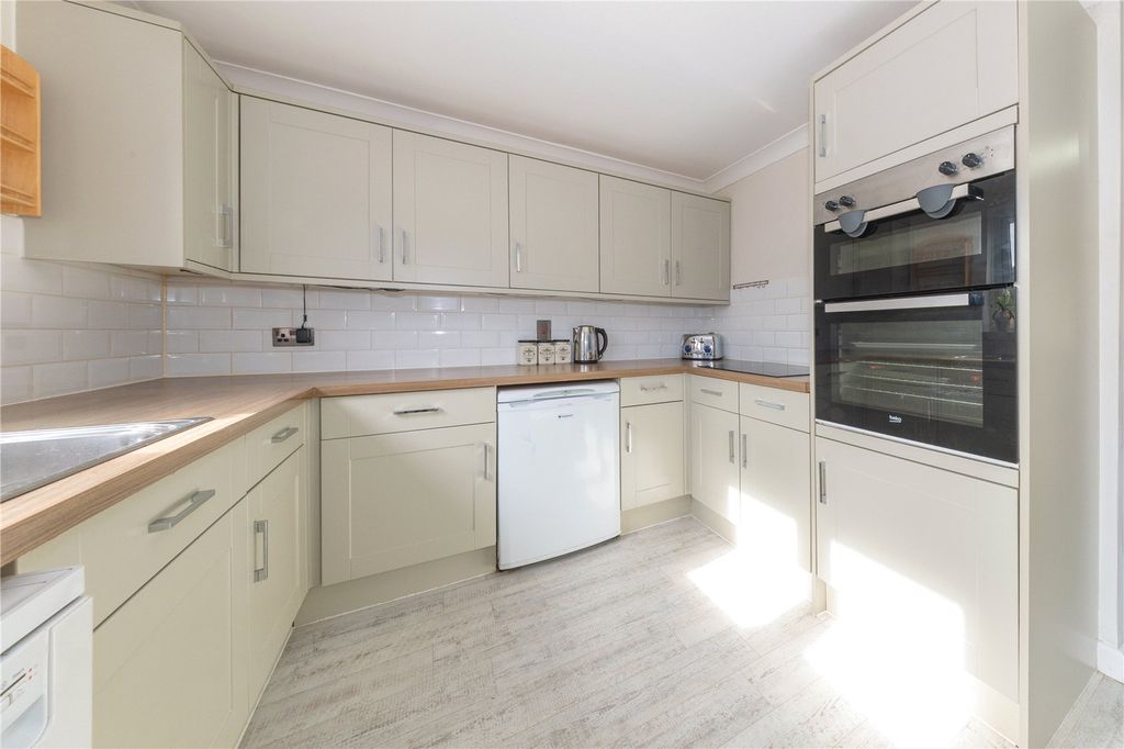 Property photo 2 of 14 Kitchen