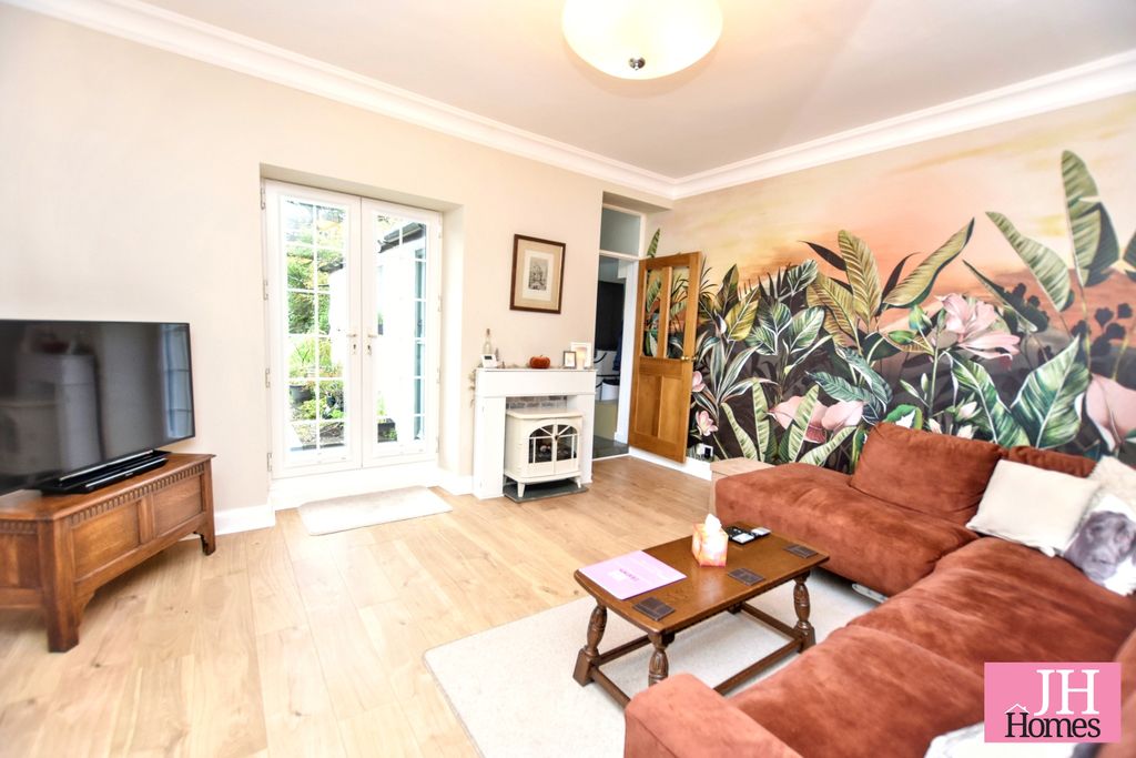 Property photo 2 of 23