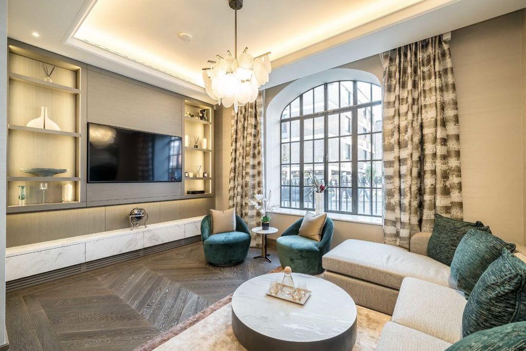 Property photo 3 of 11