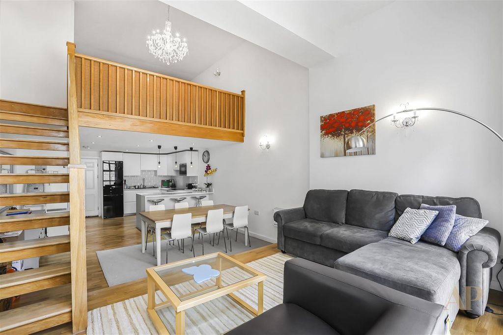 Property photo 2 of 30 645c7Caf20115-Min.Jpg