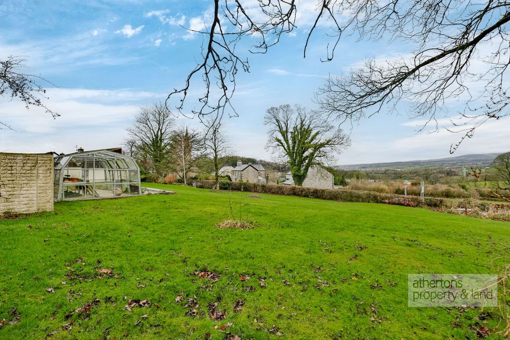 Property photo 3 of 13