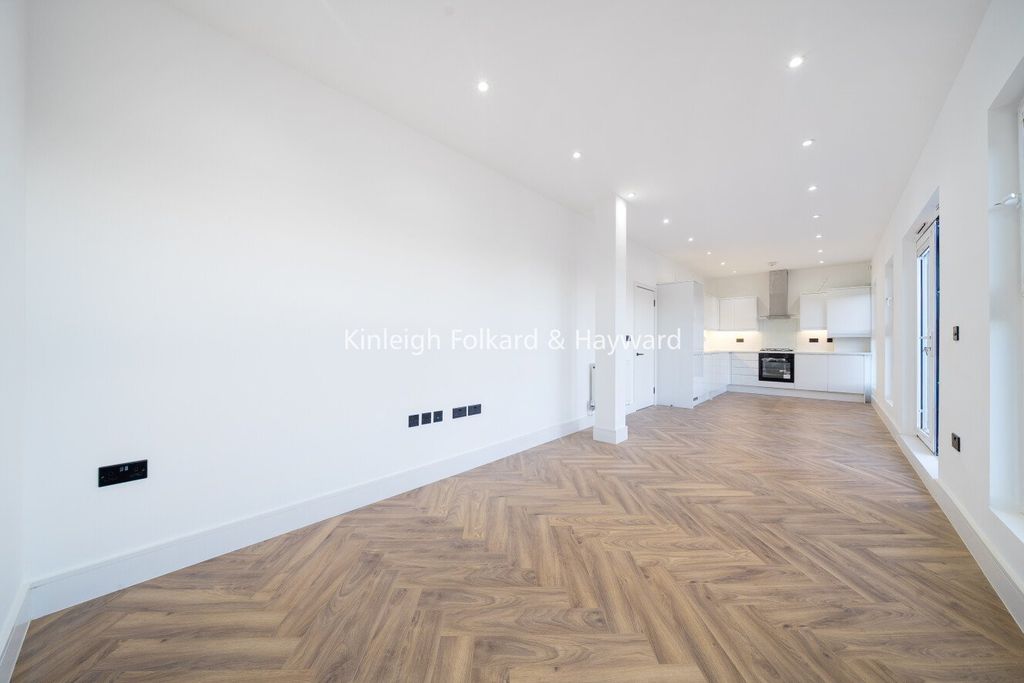 Property photo 2 of 17 Picture No. 02