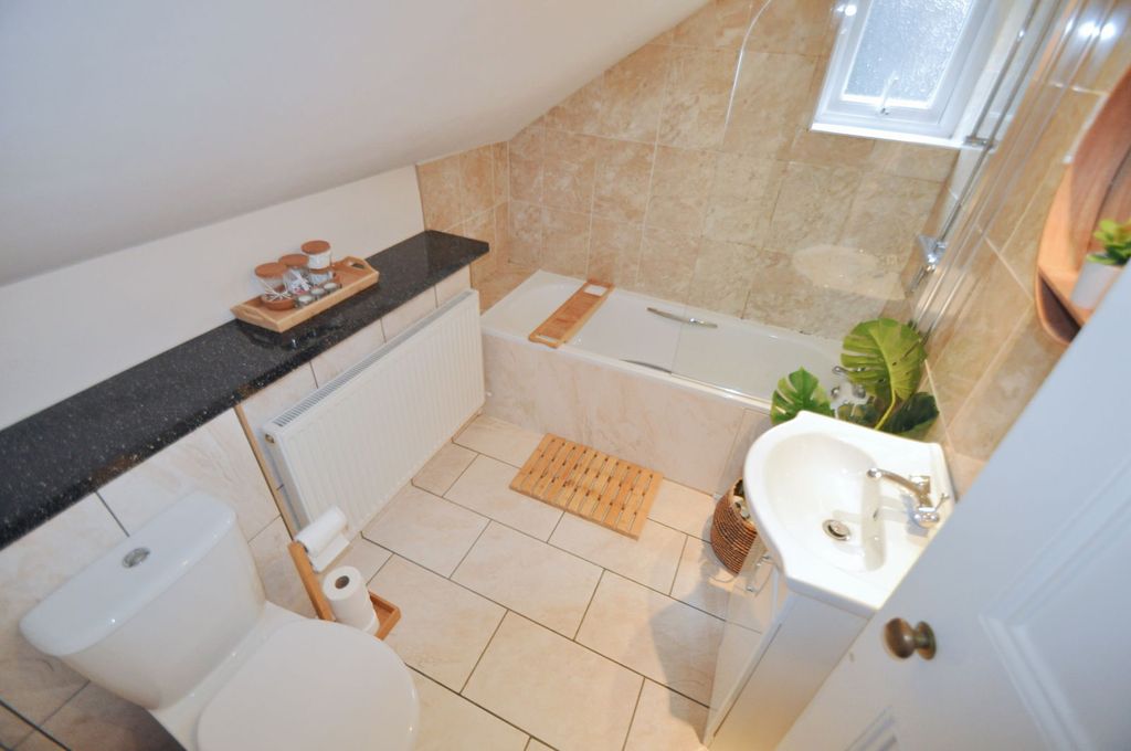 Property photo 3 of 20