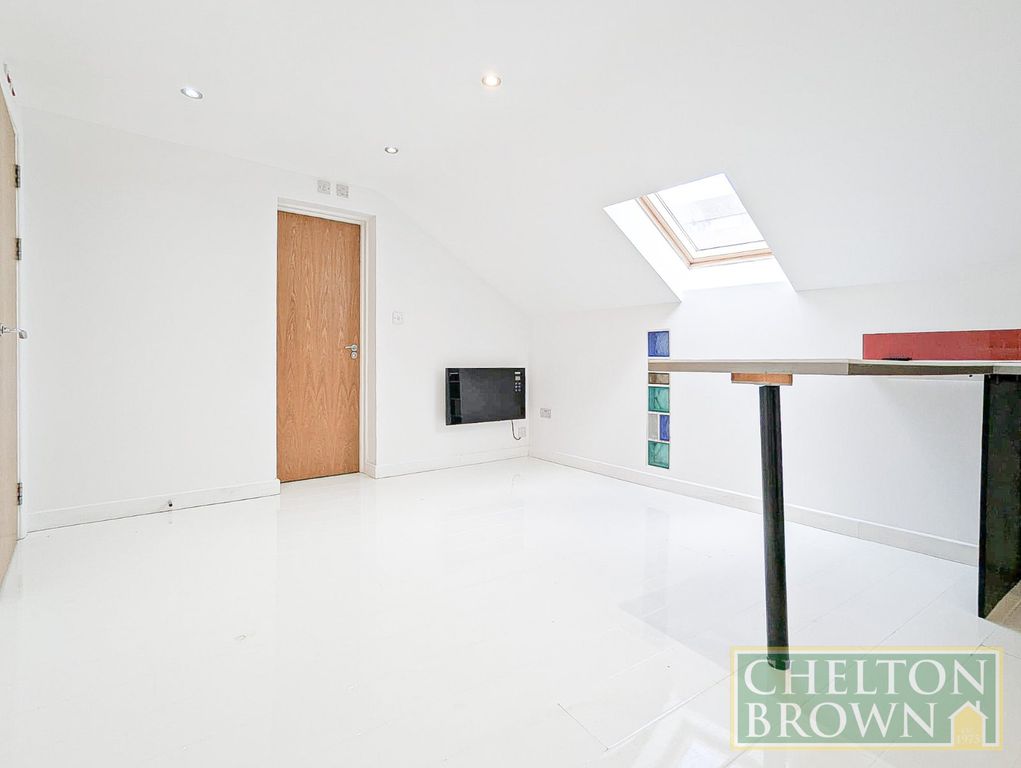 Property photo 3 of 16 Living Room