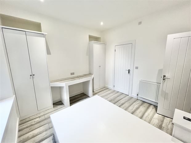 Property photo 2 of 8 Picture 2