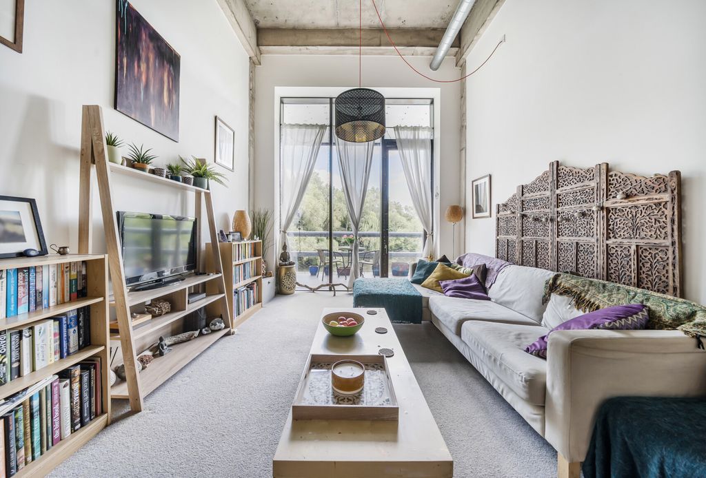 Property photo 1 of 19 1320083-6-686Bc91...