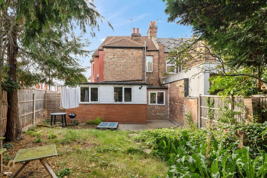 Property photo 2 of 12