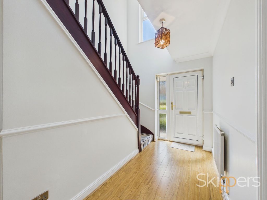 Property photo 2 of 28