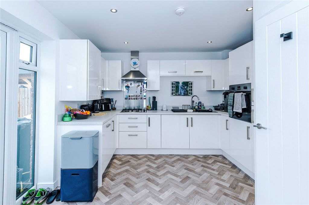 Property photo 1 of 28 Picture No. 39