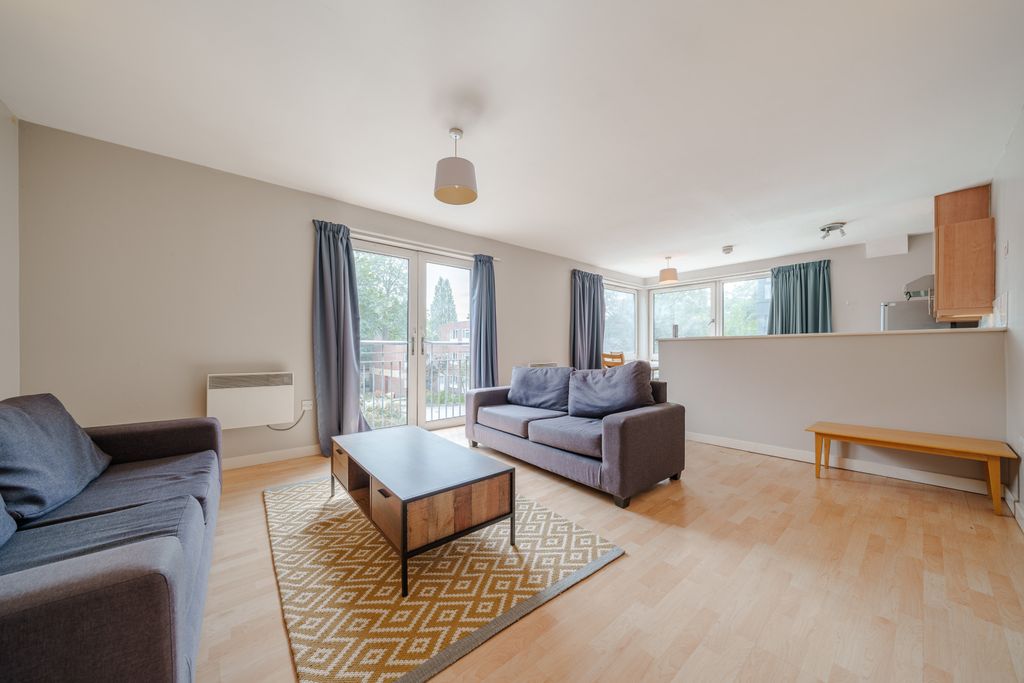 Property photo 1 of 8 Photo 0