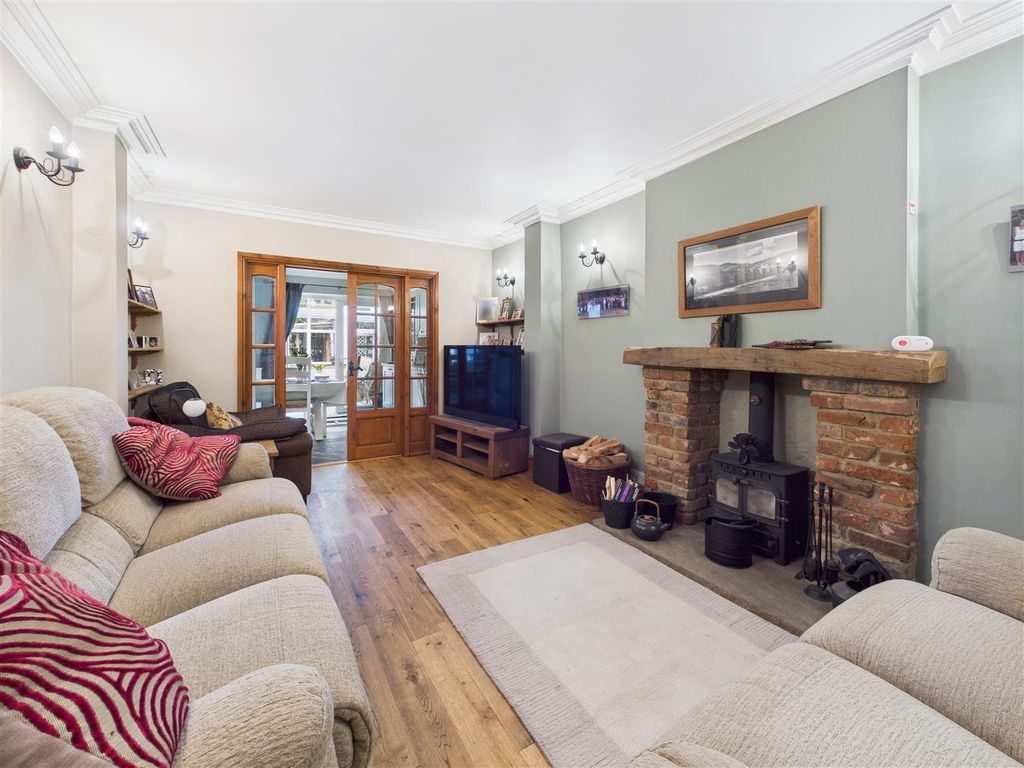 Property photo 2 of 30